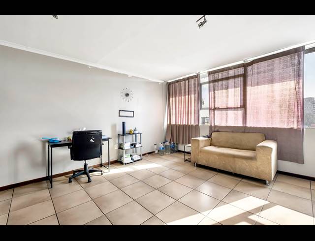 1 BEDROOM APARTMENT FOR SALE IN FERNDALE